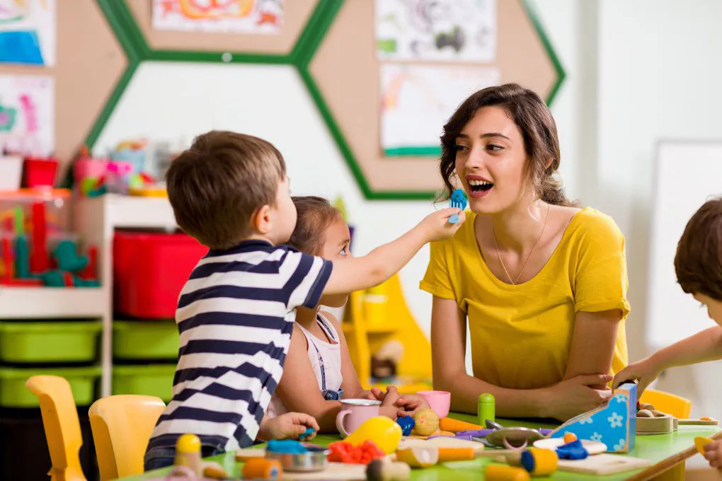 Employers implementing employee childcare benefits for hospitality workers have home daycares as a flexible, affordable childcare option that fits their schedule.